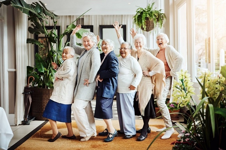 La importancia de la vida social de los mayores